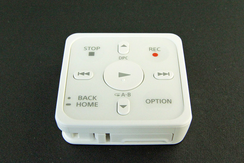 ↑遠隔操作ができる専用リモコンが付属