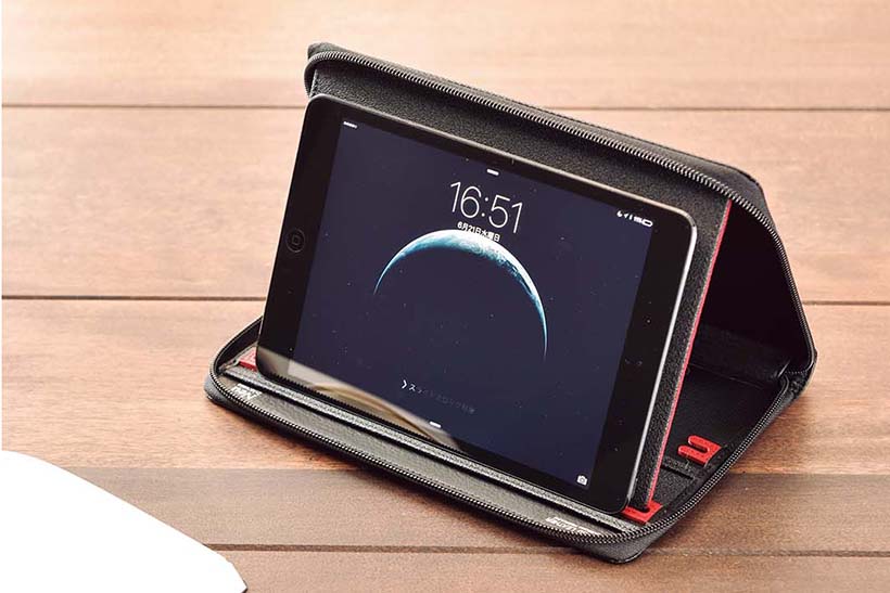 iPad miniのケースっていいのがないんだよな派に朗報! カーボンレザーを使った上質な別注品が登場中