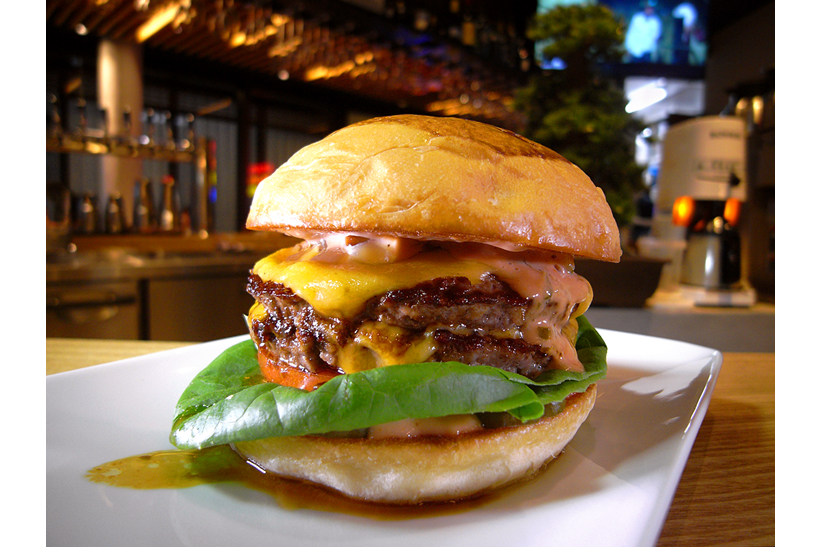 現在進行形で進化を続ける「UMAMI BURGER®」ーーリニューアルした「サムライ」と「カリ」に注目!