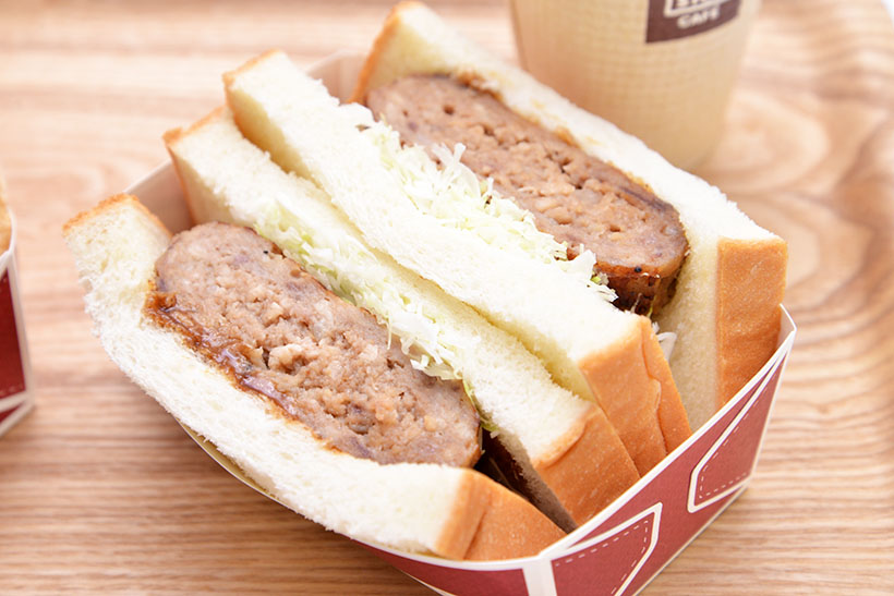 ↑鉄板焼きハンバーグサンド(380円)