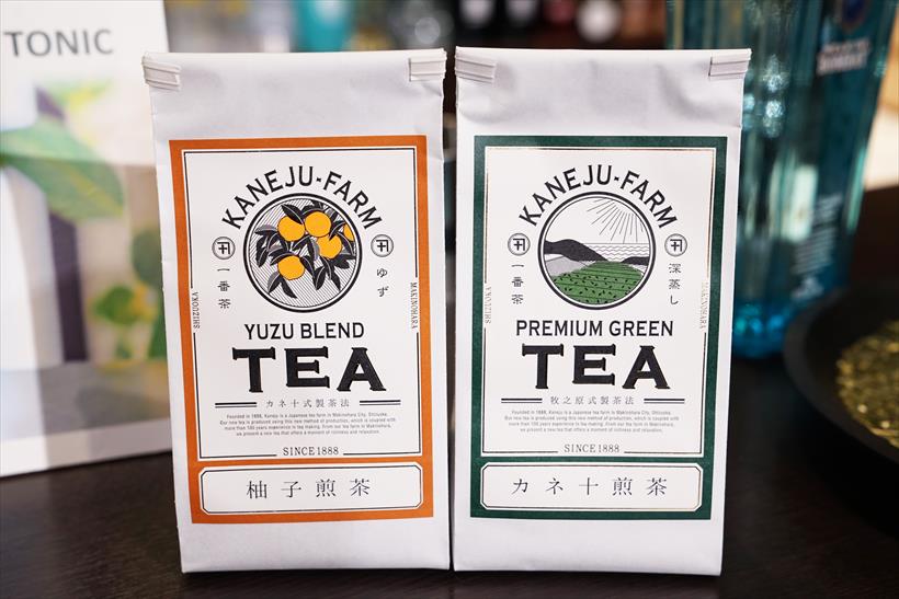 ↑「柚子煎茶」(左)と「カネ十茶葉」(右)