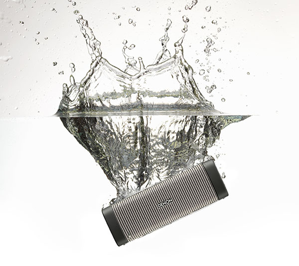 Light bulb sinking in water