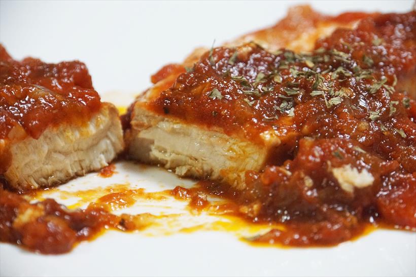 ↑最終的に仕上がった「メカジキのトマト煮込み」。どうなることかと思ったものの、思いのほかおいしく仕上がった