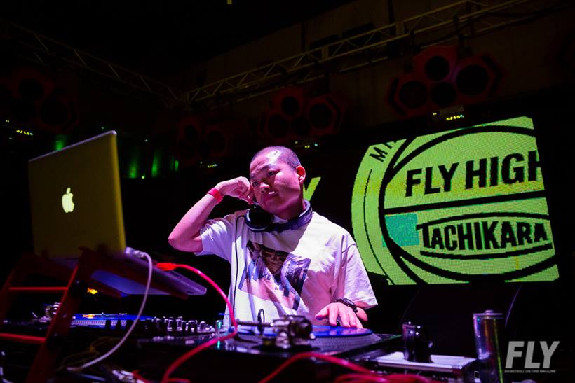 ↑対戦中はDJがミュージックをかけ盛り上げてくれる