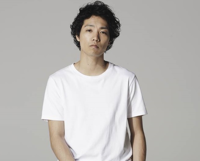 ↑KANDYTOWN、Aun beatz、ズットズレテルズ。いつでも、どこでも、だれとでものスタイルは崩さず“今”重要な場所に現れては音と人、出来事をつなぐラッパー。DJやトラック制作も手掛け、その楽曲にも定評がある