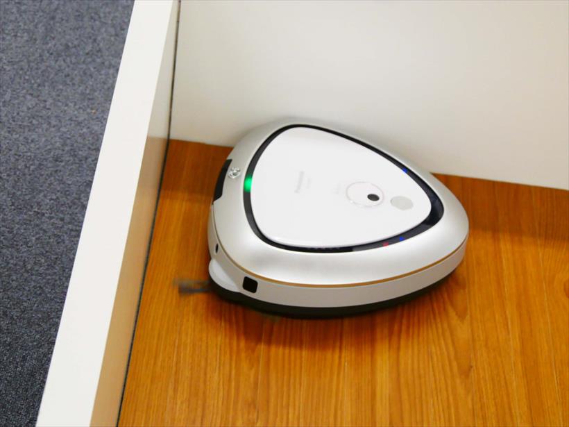 ↑独自の三角形状で、壁際までしっかり掃除します