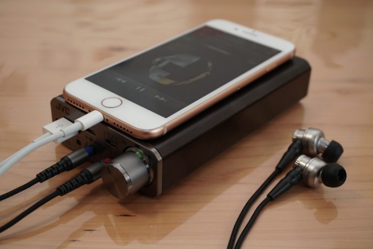 ↑iPhone 8につないでハイレゾ音源を再生してみた