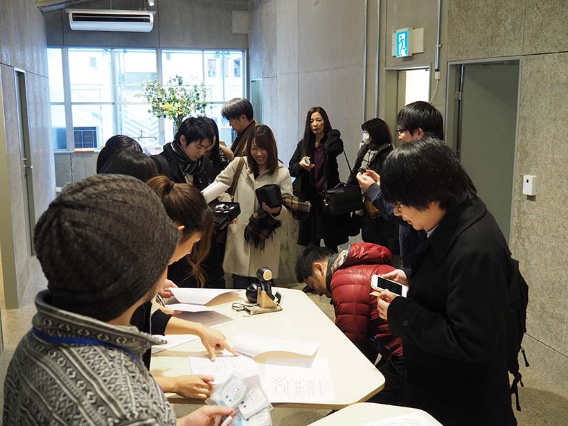↑受付には、今回のイベント概要を繰り返しアナウンスしているロボホンが出迎え