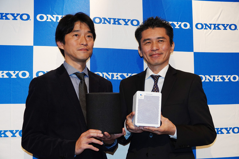 ↑オンキヨー&パイオニア マーケティングジャパンの荒木氏(写真左)とオンキヨーの宮崎氏(写真右)