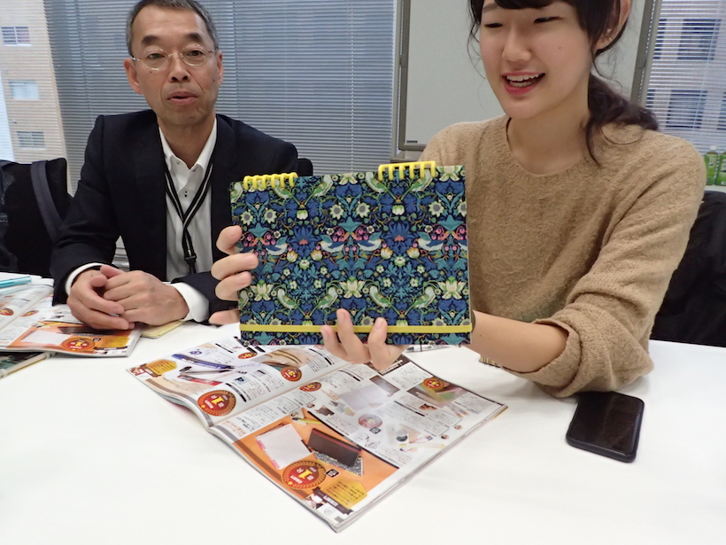↑カール事務器のカレンダー手帳は、自らリングなどをカスタムしたもの