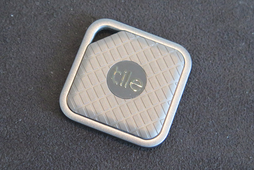 ↑スポーティなデザインの「TILE SPORT」はIP68の防水仕様(3980円)