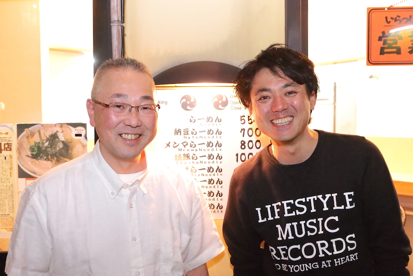↑ラーメンマニアは驚くであろう奇跡のツーショット。普段は調理に集中しているので接客する余裕がないのだそう。感激!