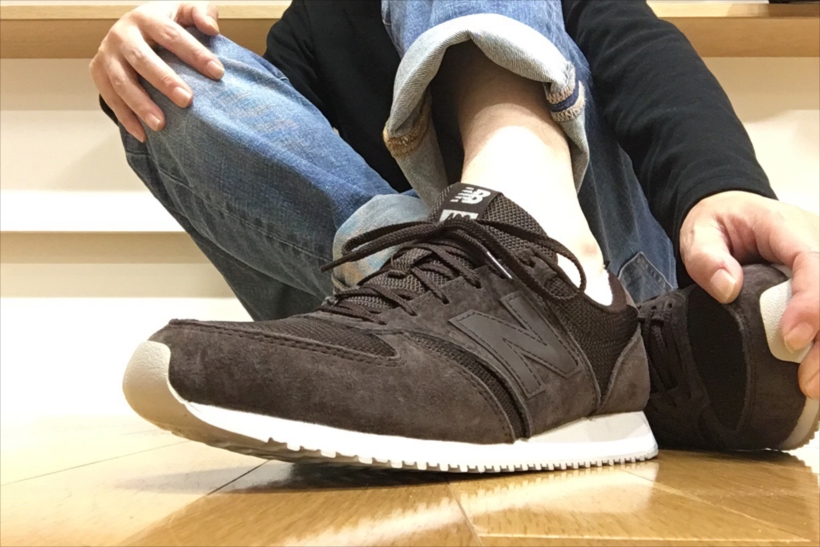 ニューバランスの「伝説的ランニングシューズ」にシックな“大人カラーモデル”が新登場！