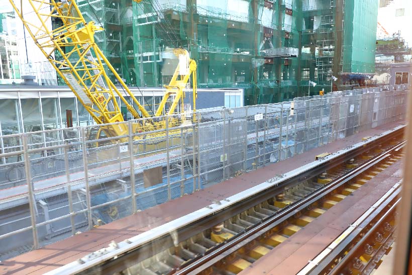 ↑浅草〜渋谷間で唯一、外を走る渋谷駅近くで。駅の再開発工事が進み、2021年には現在の渋谷駅よりも130mほど表参道駅側の、明治通りの上にホームがずれる予定だ