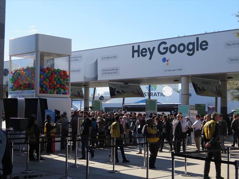 Amazon VS Google激化の兆し!? CES 2018で連呼された「OK Google」ではなく「Hey Google」