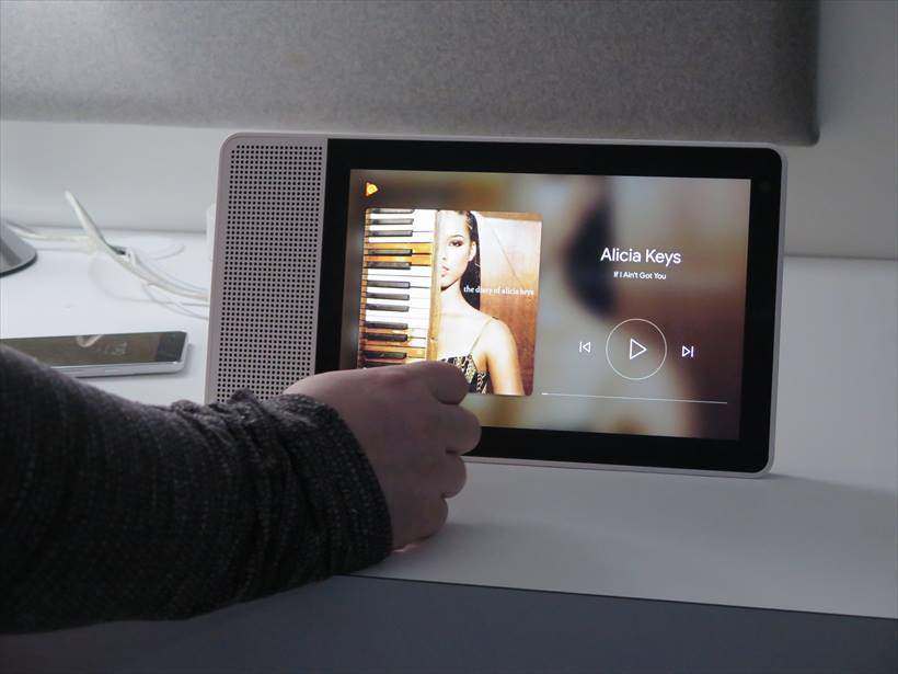 ↑クアルコムのブースでも、Lenovo Smart Displayのデモンストレーションが行われていた