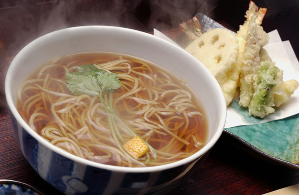 美味しすぎる…。立ち食いそばの隠れ名店