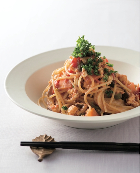 本文中に登場する「スパゲッティ精進ミートソース」。このソースがあれば“精進イタリアン”のバリエーションが広がる