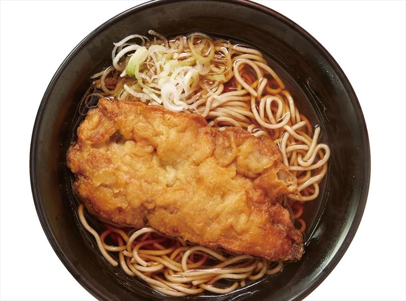 ↑ジャンボ鶏から揚げそば(450円)。大ぶりの鶏から揚げは、ボリューム満点で大人気