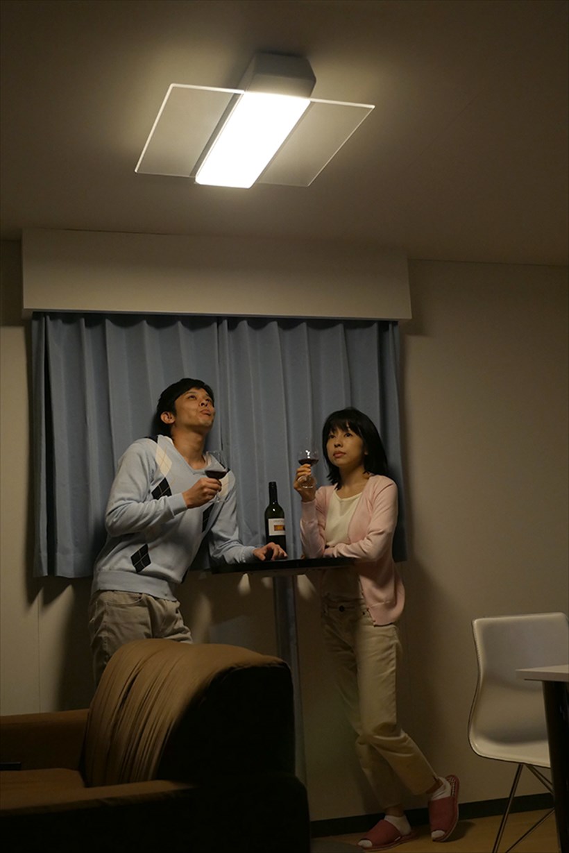 ↑夜はセンター光で明かりだまりを作ってのんびりと