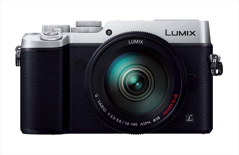 ↑GX7マークIIの兄弟機といえるルミックスGX8。バリアングル背面モニターやDual I.S.を備えた2030万画素機だ