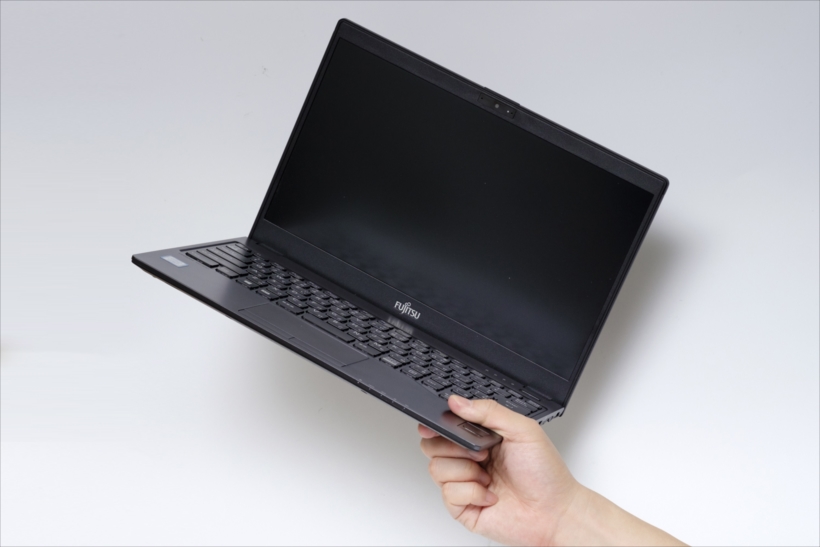 劇的に薄いくせに「タイプ感」は神！ LIFEBOOK UH75/B3、最強モバイル説を検証