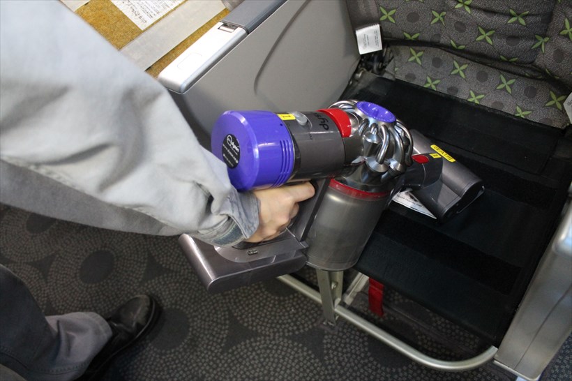 ↑シートを掃除する際は、ミニ モータヘッドを装着します