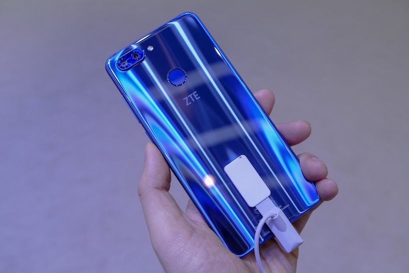 ZTEの次期エース機となるか？ MWCにて「Blade V9」タッチ&トライ! 2つ折り端末「M」後継機のニュースも