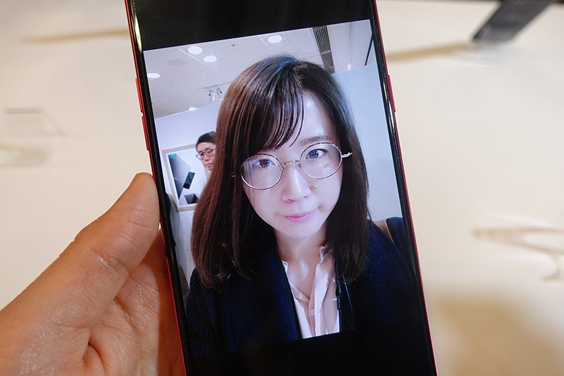 ↑ビューティーモードで撮影。カメラ越しでも肌がきれいに撮れているのがわかる