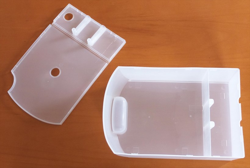 ↑排水タンクのふたを外して、中までしっかり洗います