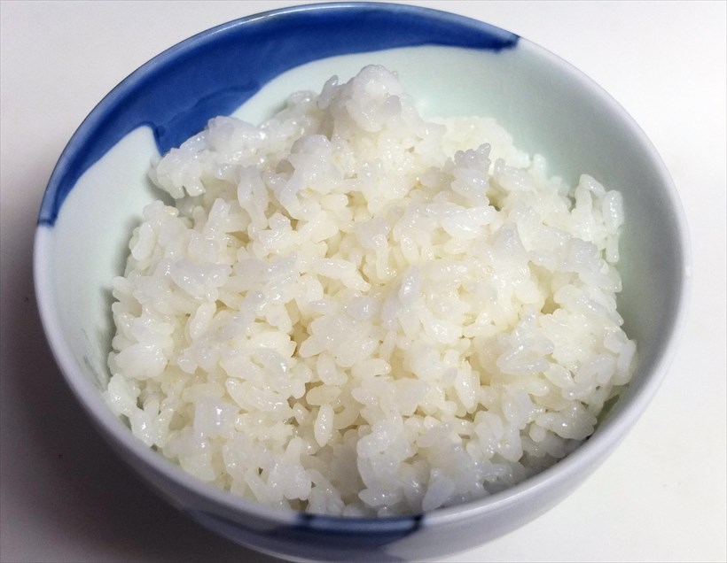 ↑冷やごはんよりさらにもちもち感がアップしつつ、しゃっきり感もあって美味。普通に食べていたら誰も“”糖質カット”したごはんだと気づかないと思います