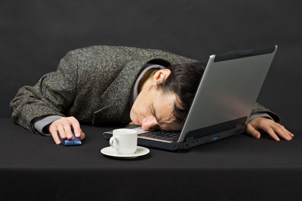 勝てない「眠気」をコントロールするには1分あればいい