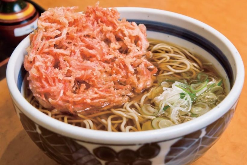 【立ち食いそば】温・冷とも「抜群にウマイ天ぷら」がコレだ! 開店と同時に行列ができる田町の名店