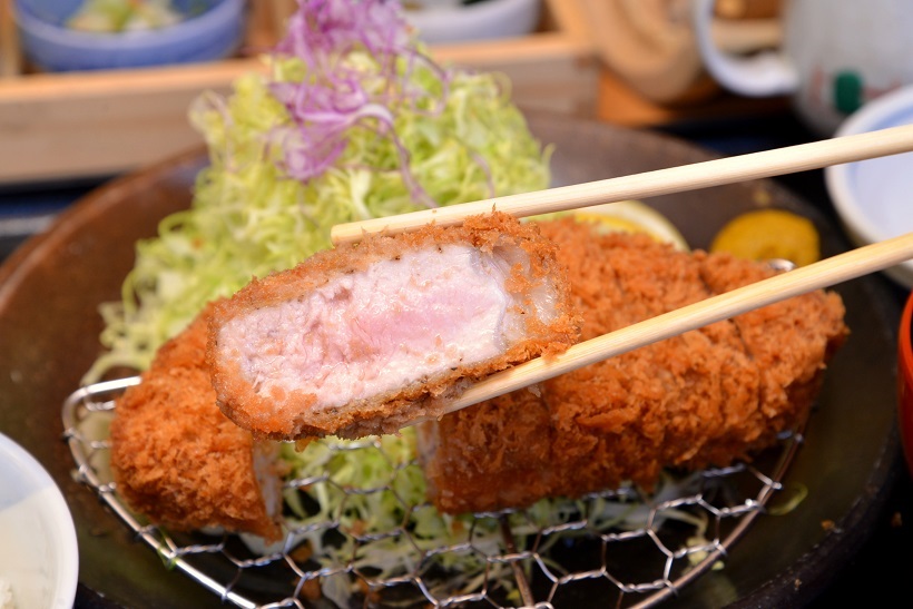 ファミレスは地方がアツい！特に茨城の「とんかつとんQ」は味と攻めた企画が秀逸だ