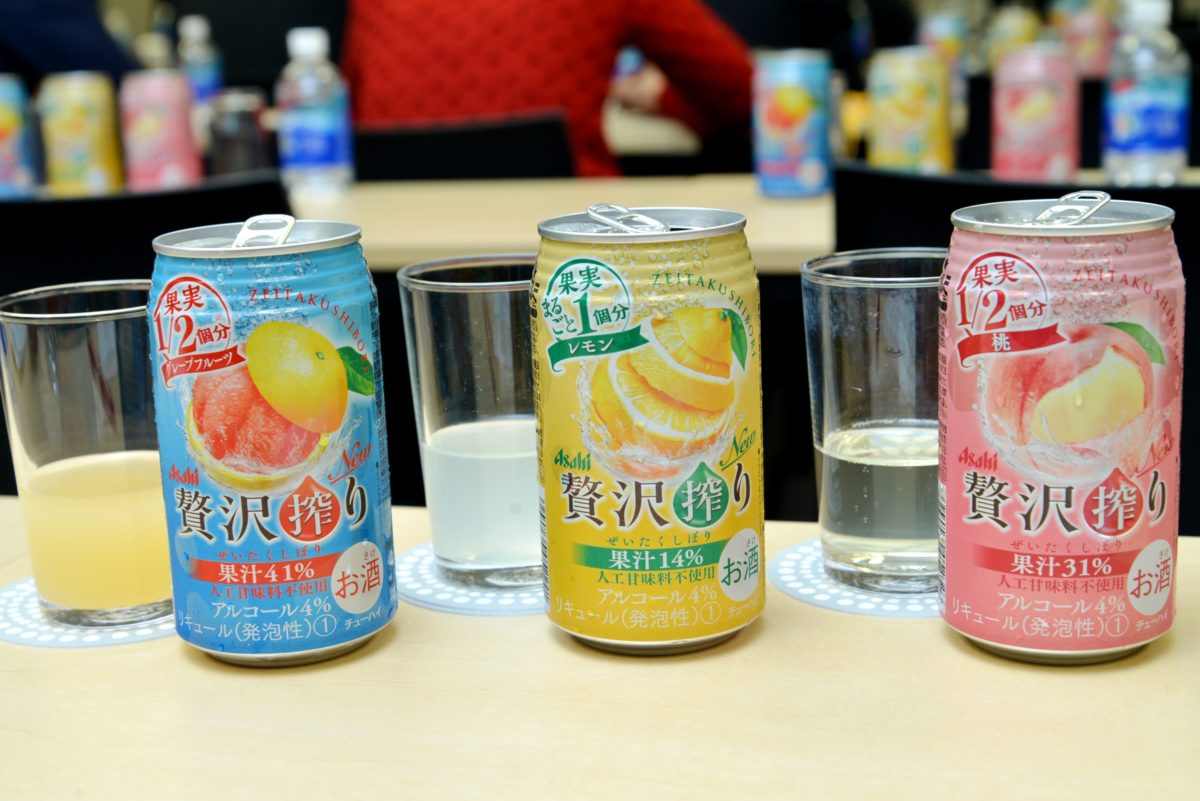これが自宅で飲めるのか！新作缶チューハイ「アサヒ贅沢搾り」は果汁感がハンパない