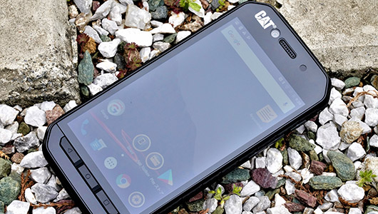 キャタピラー社製のSIMフリースマホがタフすぎる! 濡れた手や手袋でも操作できる「CAT S41」レビュー