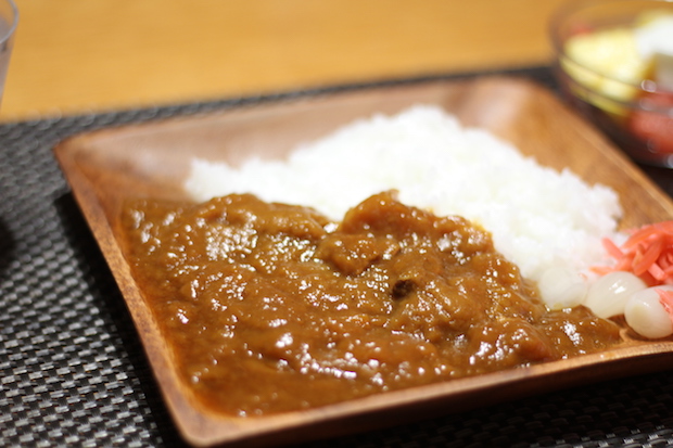 1位は初めて食べたのに、涙が出そう!? カルディで見つけた「昔ながらのレトルトカレー」ランキング