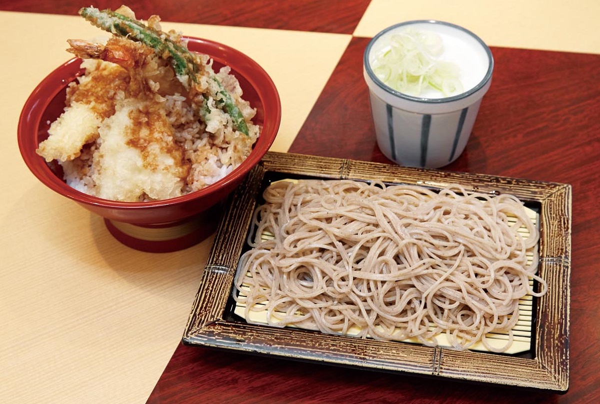 【立ち食いそば】職人の技に頼らない…だからウマイ! 麺と天ぷらの「鮮度」にこだわる新宿・歌舞伎町の名店