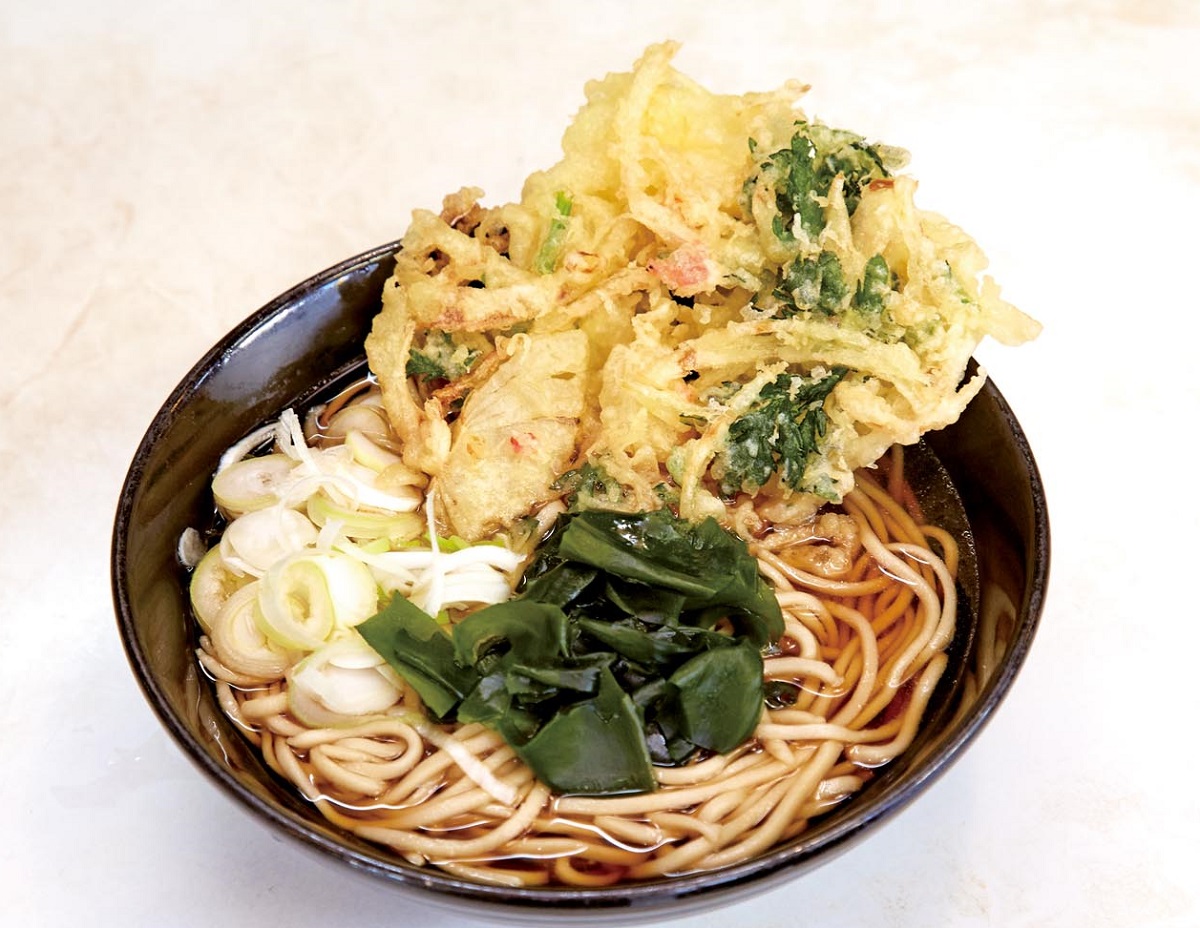 【立ち食いそば】天ぷらそばと「そば屋のカレー」がしみじみウマい!  昭和ノスタルジー満載の東十条の名店