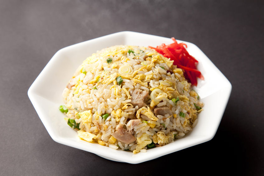 チャーハンで酒を飲む。孤独のグルメ指南本『ひとり飲み飯 肴かな』レビュー