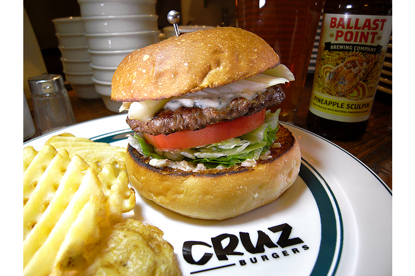 「うちの店はまだまだ旨くなる」――果てなき研究を続ける「CRUZ BURGERS」で最先端のバーガーを堪能せよ！