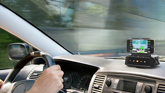スマホをナビやドライブレコーダーとして使える! JBLの車載用Bluetoothスピーカー「JBL SMARTBASE」