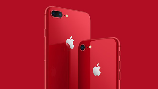 今年はブラックパネルで登場! 真っ赤なボディが目を引く「iPhone 8/8 Plus (PRODUCT)RED Special Edition」