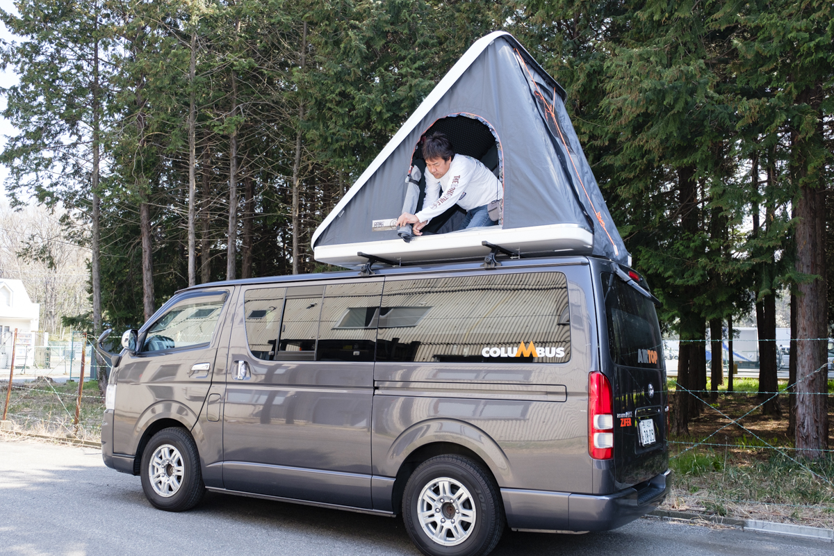愛車で「屋根キャンプ」ができる!? カンタン便利な“ルーフテント”がアツい!!