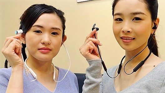 読み上げ機能が歩きスマホ問題を解決!? ネインがヒアラブルなワイヤレスイヤホン「Zeeny」発表