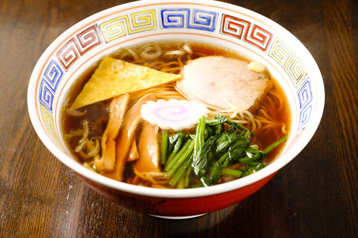 【街中華の名店】銀座の老舗「萬福」。大正時代から不変の中華そばは必食だ！