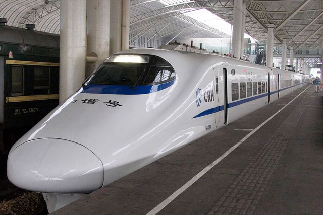 世界最高の時速350キロ!! 中国での移動には「高速鉄道」を使うべき?