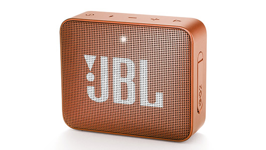 夏のレジャーに持っていきたい! 防水仕様になった小型BTスピーカー「JBL GO 2」