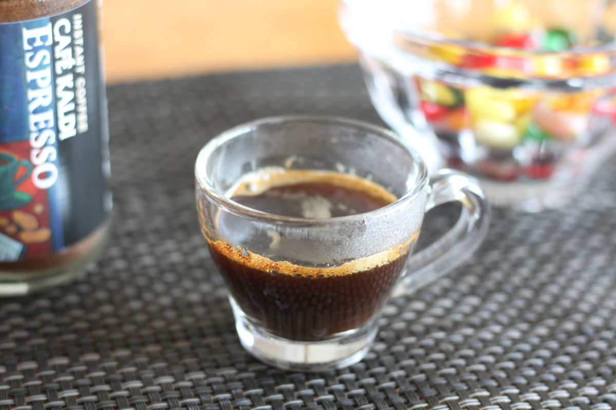 さすがはカルディ、1位は深みがダントツだ! 300円台「インスタントコーヒー」3本を飲み比べ