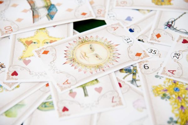 日本の硬貨はフリーメイソンゆかりの数字と関係している!?「ルノルマン・カード」が教えてくれること